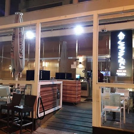 Appartement דירת 5 חדרים מול הים à Bat Yam Extérieur photo