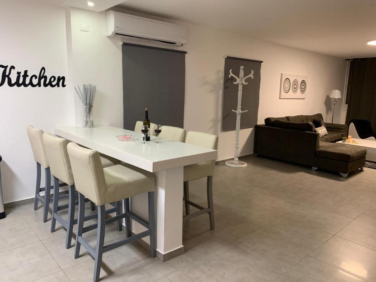 Appartement דירת 5 חדרים מול הים à Bat Yam Extérieur photo