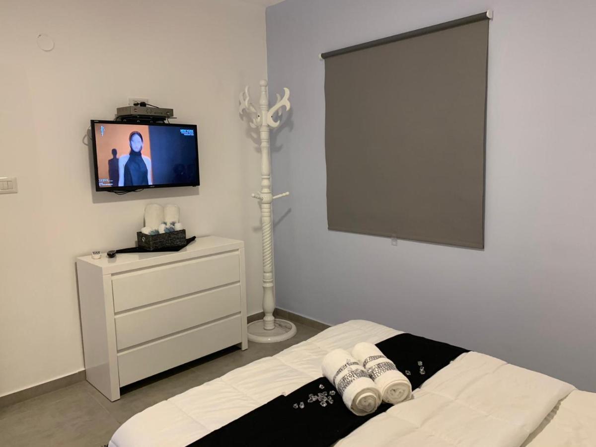 Appartement דירת 5 חדרים מול הים à Bat Yam Extérieur photo