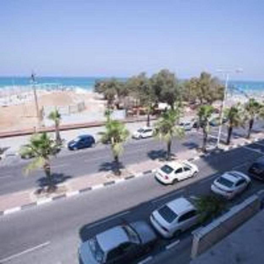 Appartement דירת 5 חדרים מול הים à Bat Yam Extérieur photo